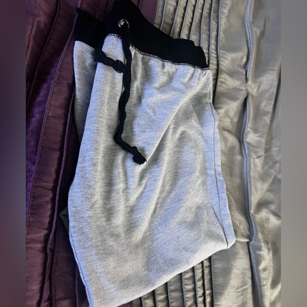 Women's Gray Capris - size XL